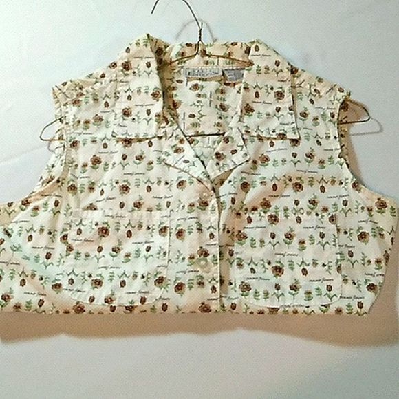 Basic additions medium cotton polyester short sleeve button up blouse. - Picture 1 of 6